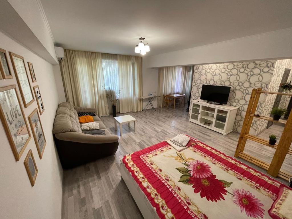 Flat Apartment *